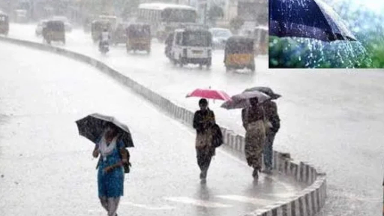 Heavy Rains : హైదరాబాద్ లో రాబోయే మూడు రోజులు అతి భారీ వర్షాలు..రెడ్ అలర్ట్ జారీ Heavy Rains : హైదరాబాద్ లో రాబోయే మూడు రోజులు అతి భారీ వర్షాలు..రెడ్ అలర్ట్ జారీ