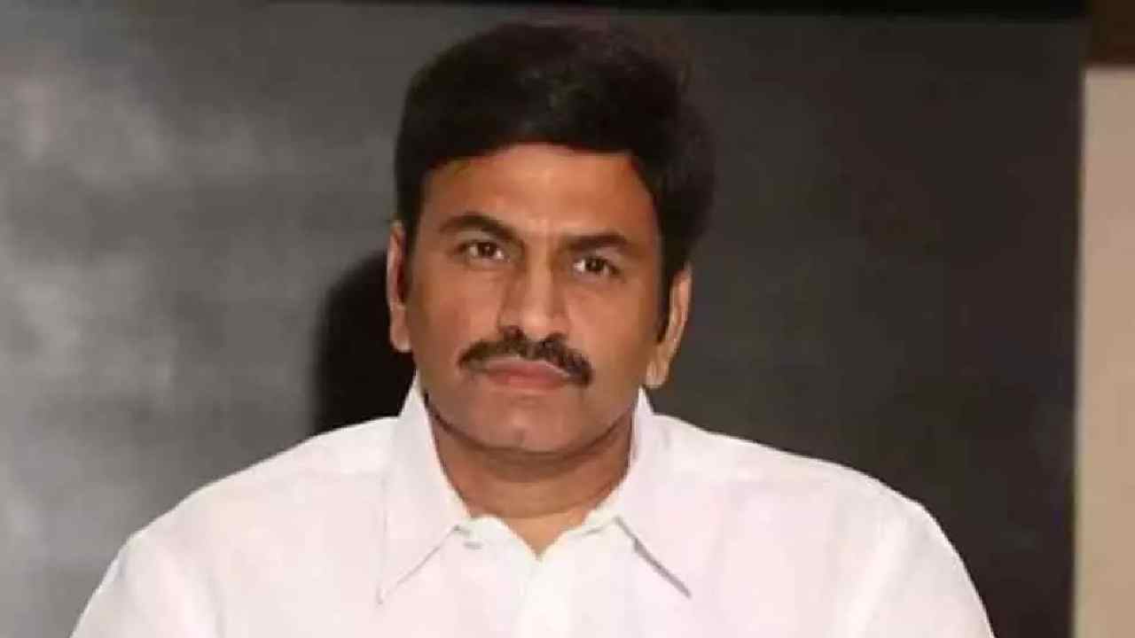 Raghu Rama Krishna Raju : రఘురామకృష్ణరాజు ఇంటి వద్ద అనుమనాస్పద వ్యక్తి అరెస్ట్ Raghu Rama Krishna Raju : రఘురామకృష్ణరాజు ఇంటి వద్ద అనుమనాస్పద వ్యక్తి అరెస్ట్