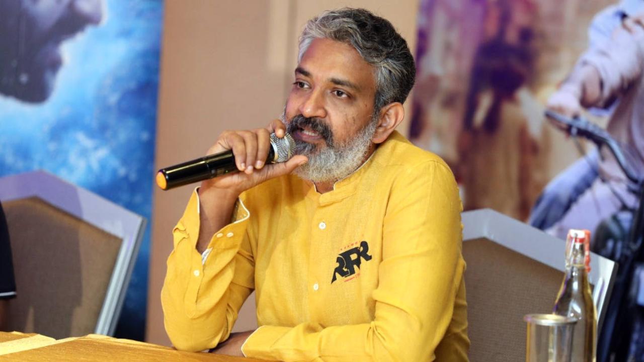 Rajamouli: జక్కన్న సెంటిమెంట్.. మహేష్ను కూడా వదలడా..? Rajamouli: జక్కన్న సెంటిమెంట్.. మహేష్ను కూడా వదలడా..?