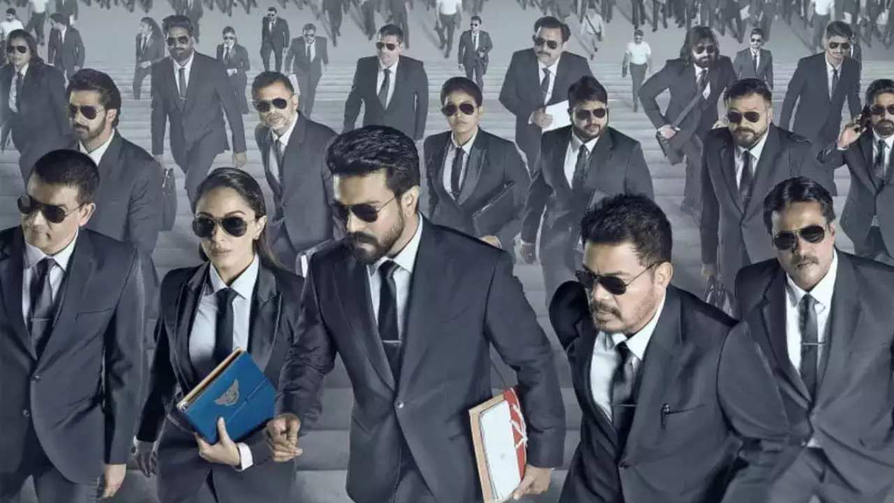 RC15: బ్యాక్ టు హైదరాబాద్! RC15: బ్యాక్ టు హైదరాబాద్!