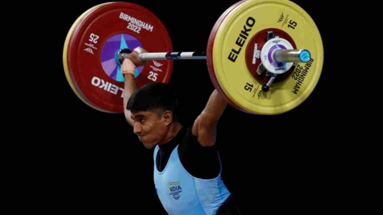 Commonwealth Games 2022: కామన్వెల్త్ గేమ్స్లో భారత్కు తొలి పతకం.. వెయిట్ లిఫ్టింగ్లో రజతం Commonwealth Games 2022: కామన్వెల్త్ గేమ్స్లో భారత్కు తొలి పతకం.. వెయిట్ లిఫ్టింగ్లో రజతం