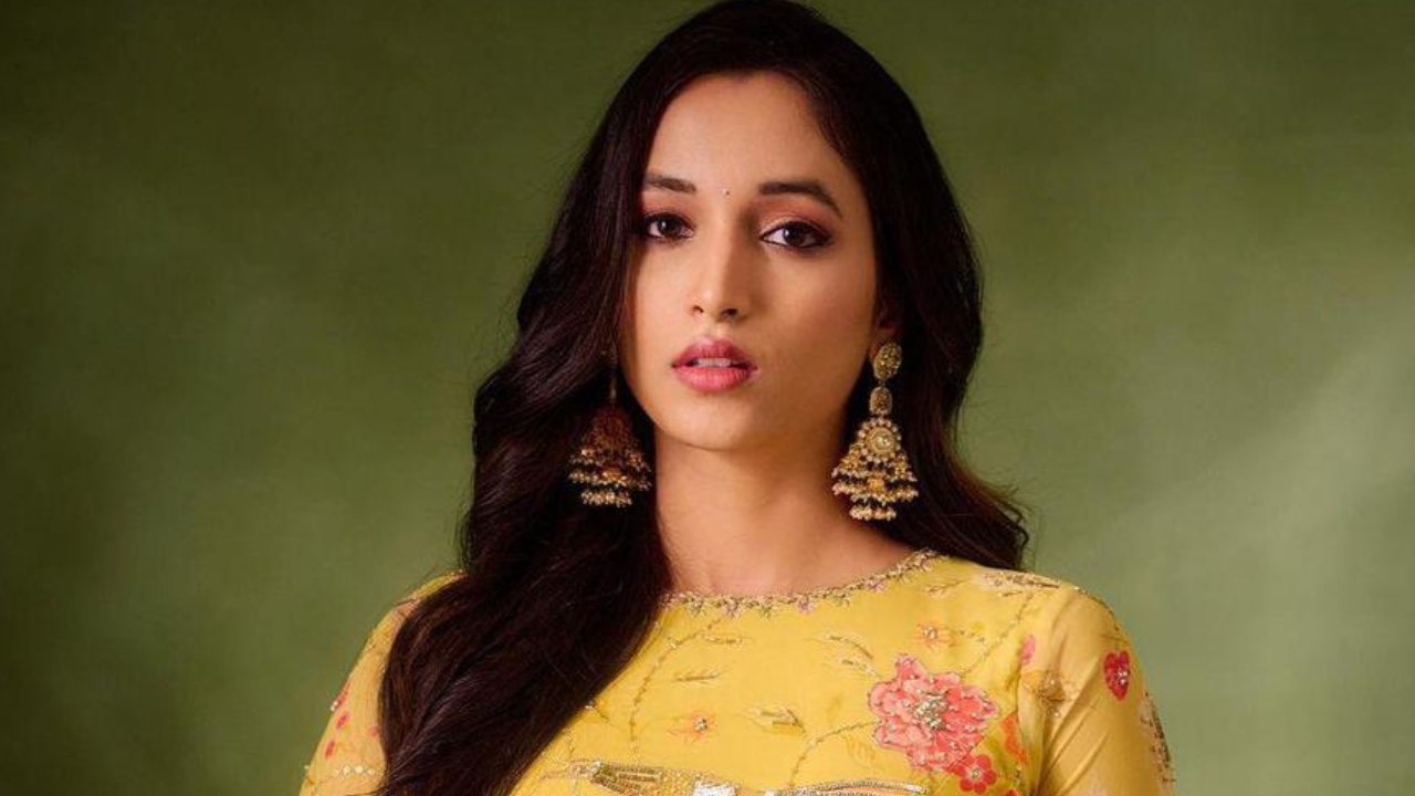 Srinidhi Shetty: కేజీయఫ్ భామ.. కోబ్రా కోసం బాంబ్ పేల్చిందిగా! Srinidhi Shetty: కేజీయఫ్ భామ.. కోబ్రా కోసం బాంబ్ పేల్చిందిగా!