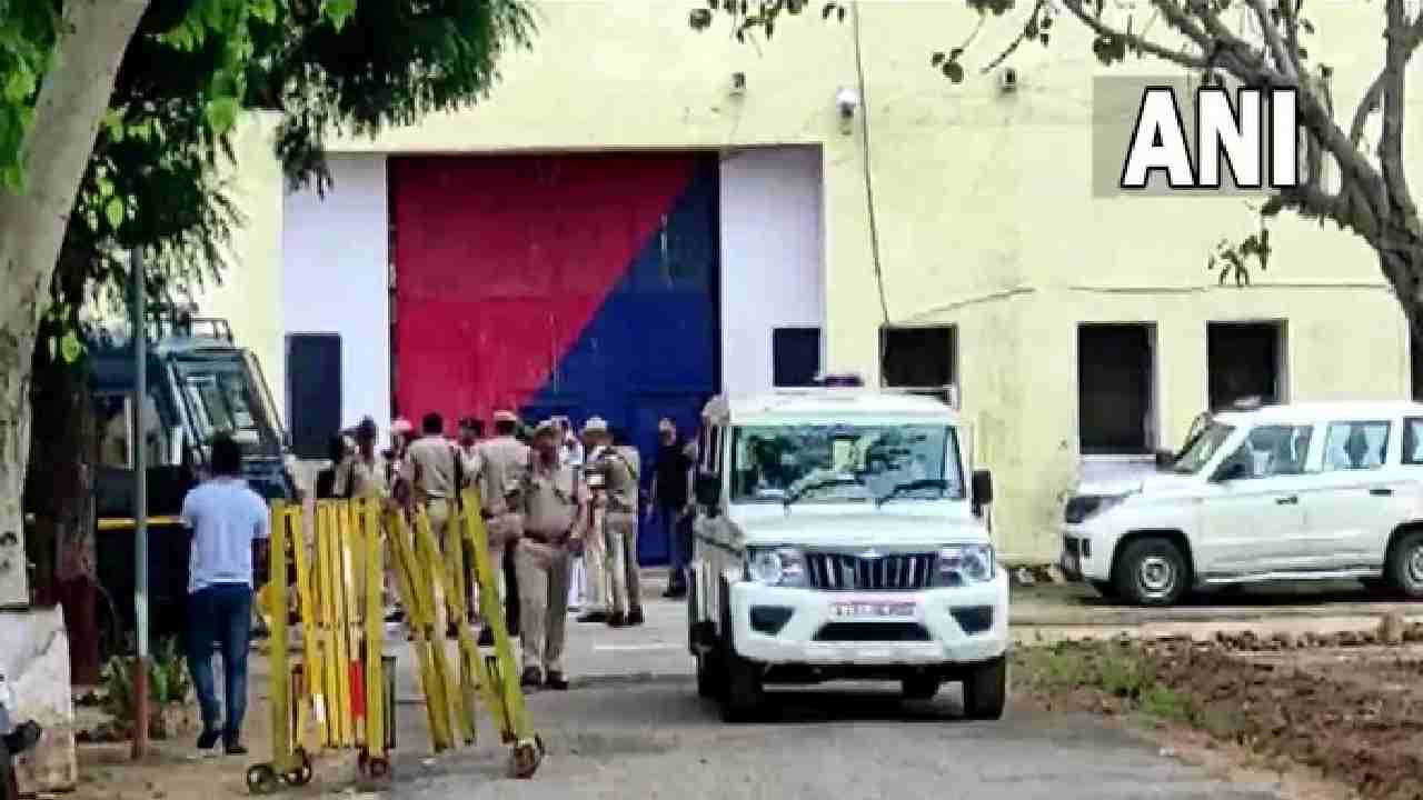 Udaipur Killing : ఉదయ్పూర్ నిందితులను కస్టడీలోకి తీసుకున్న ఎన్ఐఏ అధికారులు Udaipur Killing : ఉదయ్పూర్ నిందితులను కస్టడీలోకి తీసుకున్న ఎన్ఐఏ అధికారులు