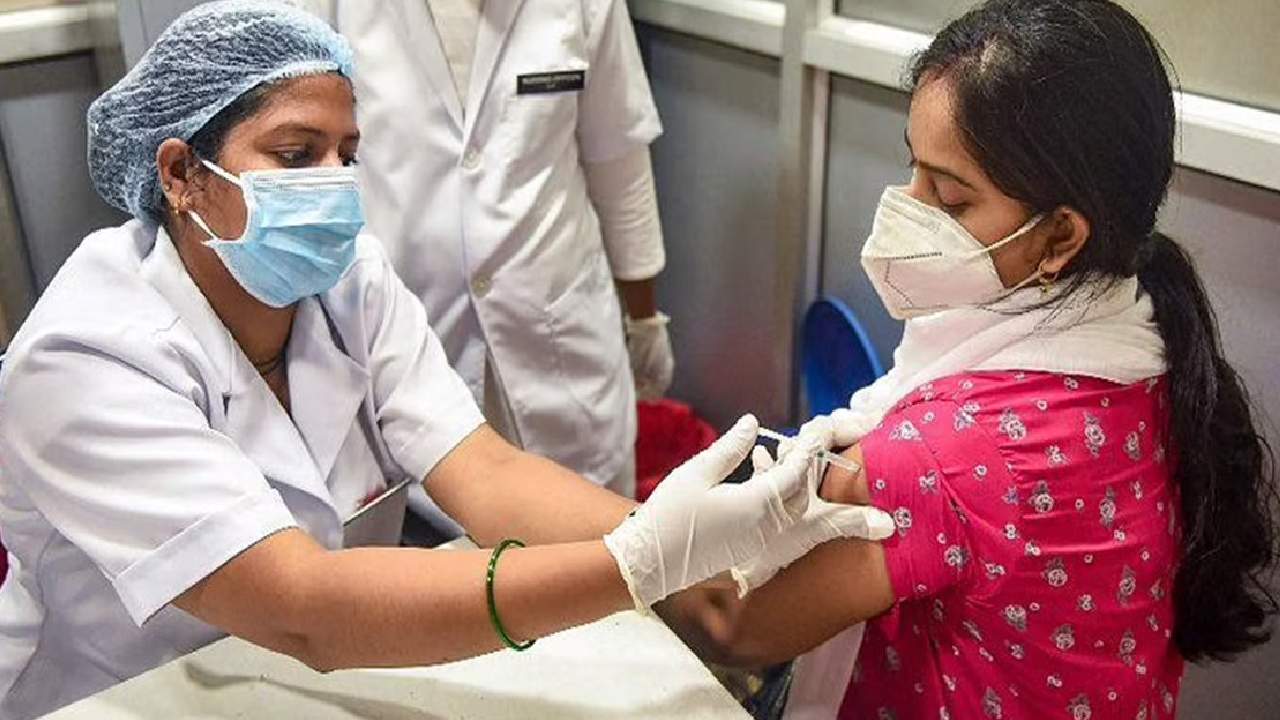 Vaccination: 200 కోట్లకు చేరువలో కోవిడ్ వ్యాక్సినేషన్ Vaccination: 200 కోట్లకు చేరువలో కోవిడ్ వ్యాక్సినేషన్