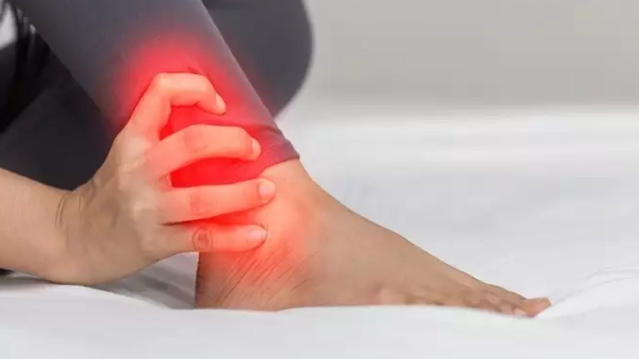 Why You Should Never Drink Water Standing Up, You Must Know These Facts (18)