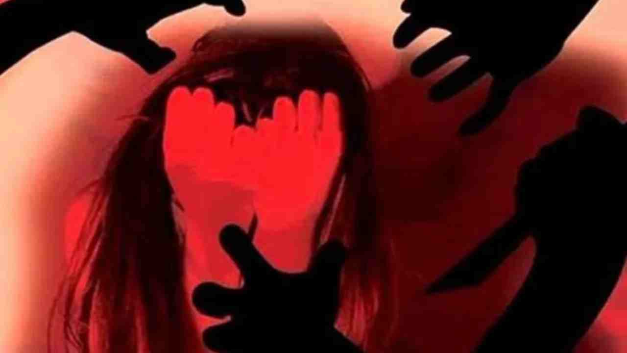Woman Gang-Raped: మహిళ కిడ్నాప్.. నలుగురు అత్యాచారం Woman Gang-Raped: మహిళ కిడ్నాప్.. నలుగురు అత్యాచారం