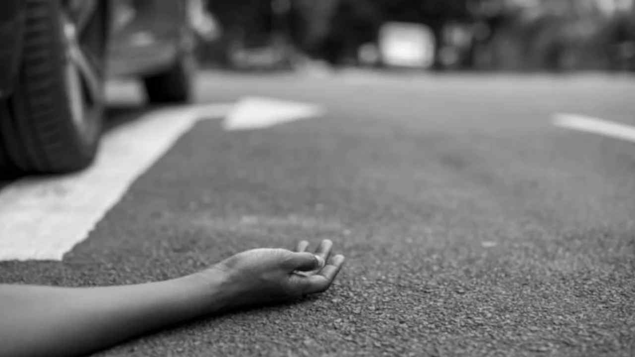 Woman Gives Birth on Road: రోడ్డు ప్రమాదం.. ఆడబిడ్డను ప్రసవించి గర్భిణి మృతి Woman Gives Birth on Road: రోడ్డు ప్రమాదం.. ఆడబిడ్డను ప్రసవించి గర్భిణి మృతి
