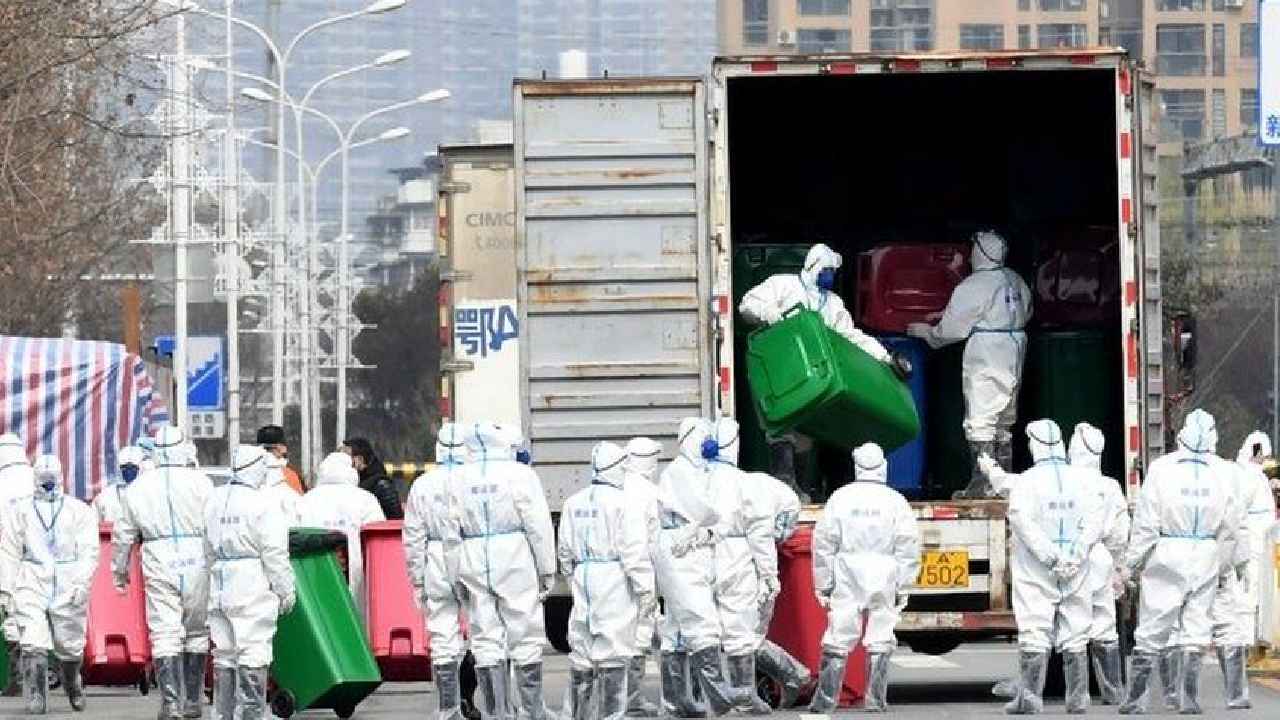 Wuhan Lockdown : చైనాలో మళ్లీ కరోనా డేంజర్ బెల్స్.. కరోనా పుట్టినిల్లు వుహాన్లో 10లక్షల మంది లాక్డౌన్ Wuhan Lockdown : చైనాలో మళ్లీ కరోనా డేంజర్ బెల్స్.. కరోనా పుట్టినిల్లు వుహాన్లో 10లక్షల మంది లాక్డౌన్