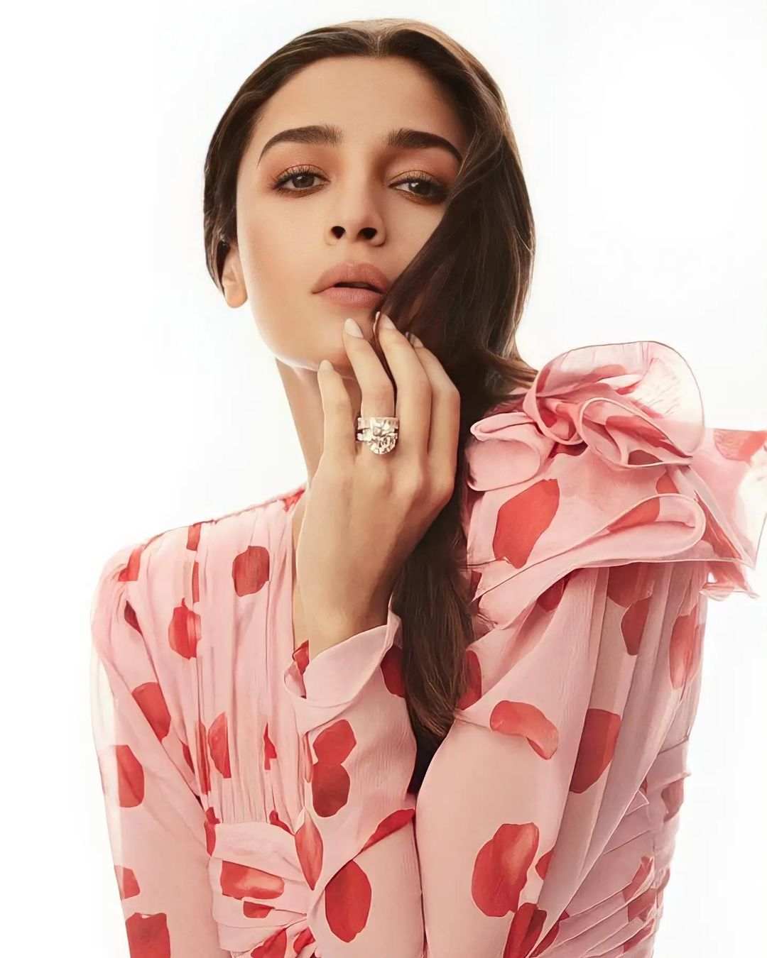 Alia Bhatt latest photoshoot after announcing pregnency 