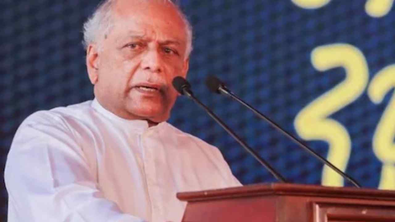 sri lanka: శ్రీలంక కొత్త ప్రధానిగా దినేశ్ గుణవర్ధన ప్రమాణ స్వీకారం sri lanka: శ్రీలంక కొత్త ప్రధానిగా దినేశ్ గుణవర్ధన ప్రమాణ స్వీకారం