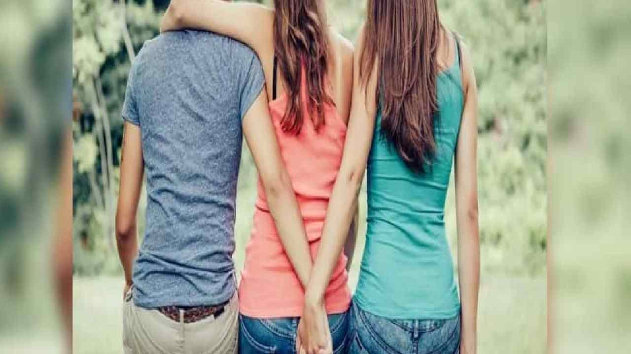 Extra Marital Affair : సచివాలయ ఉద్యోగి రాసలీలలు-రెడ్ హ్యండెడ్గా పట్టుకున్న భార్య Extra Marital Affair : సచివాలయ ఉద్యోగి రాసలీలలు-రెడ్ హ్యండెడ్గా పట్టుకున్న భార్య