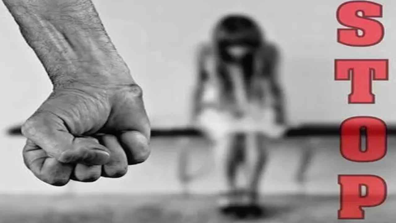 Gang Rape : 13 ఏళ్ల బాలిక కిడ్నాప్-కొరియా తీసుకు వెళ్లి గ్యాంగ్ రేప్ Gang Rape : 13 ఏళ్ల బాలిక కిడ్నాప్-కొరియా తీసుకు వెళ్లి గ్యాంగ్ రేప్