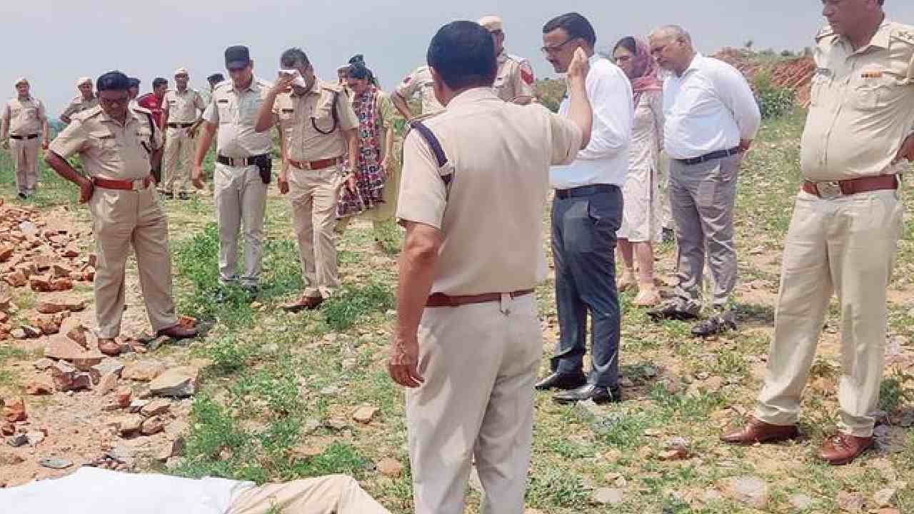 Haryana : డీఎస్పీని హత్య చేసిన ట్రక్కు డ్రైవర్ అరెస్ట్.. ఎన్కౌంటర్లో దిగిన బుల్లెట్ Haryana : డీఎస్పీని హత్య చేసిన ట్రక్కు డ్రైవర్ అరెస్ట్.. ఎన్కౌంటర్లో దిగిన బుల్లెట్