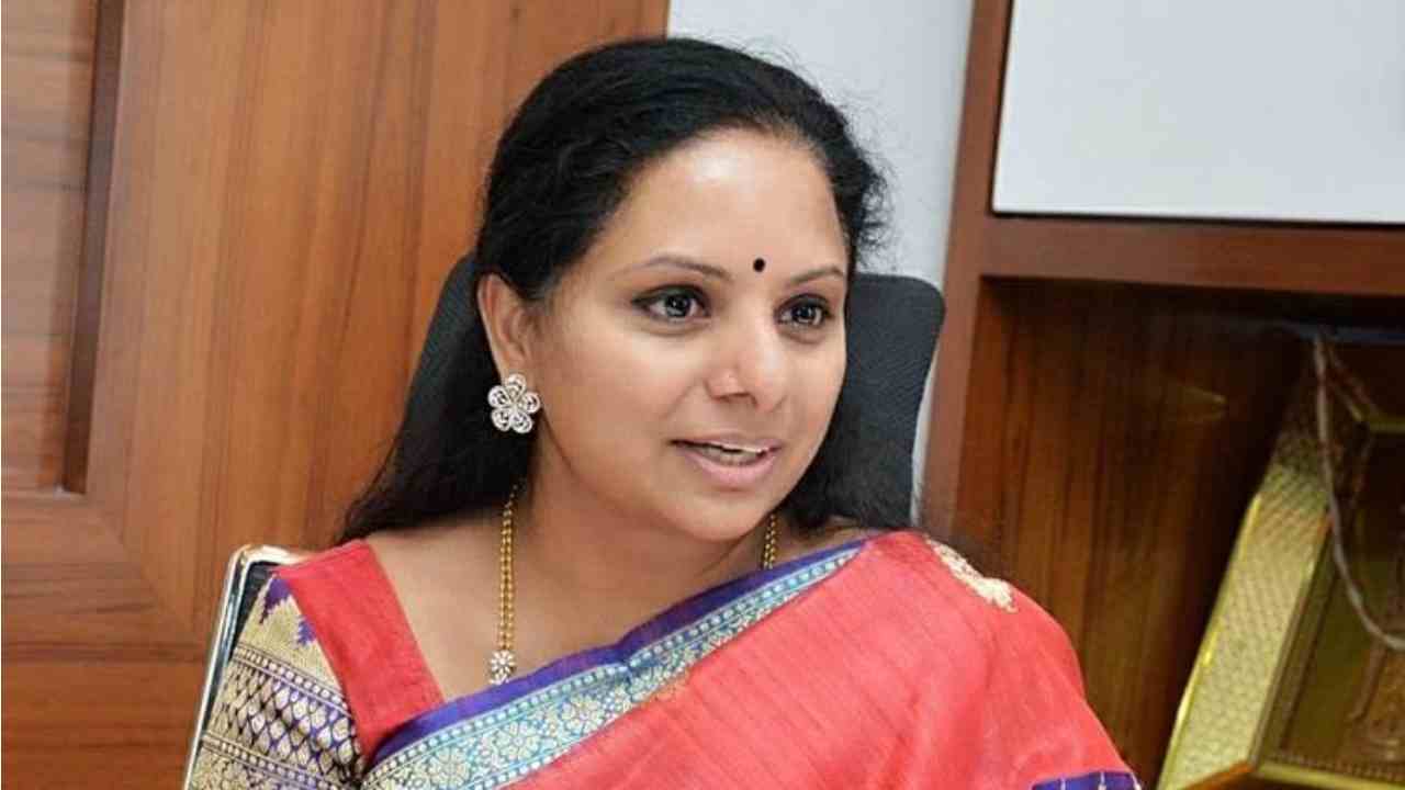 K Kavitha: రాహుల్ గాంధీ భారత్లోనే ఉన్నారా?: కవిత చురకలు K Kavitha: రాహుల్ గాంధీ భారత్లోనే ఉన్నారా?: కవిత చురకలు