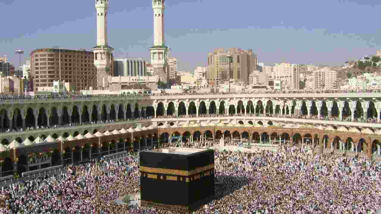 Muslim Pilgrims: మహమ్మారి తర్వాత మక్కాకు ముస్లిం సోదరుల హజ్ యాత్ర Muslim Pilgrims: మహమ్మారి తర్వాత మక్కాకు ముస్లిం సోదరుల హజ్ యాత్ర