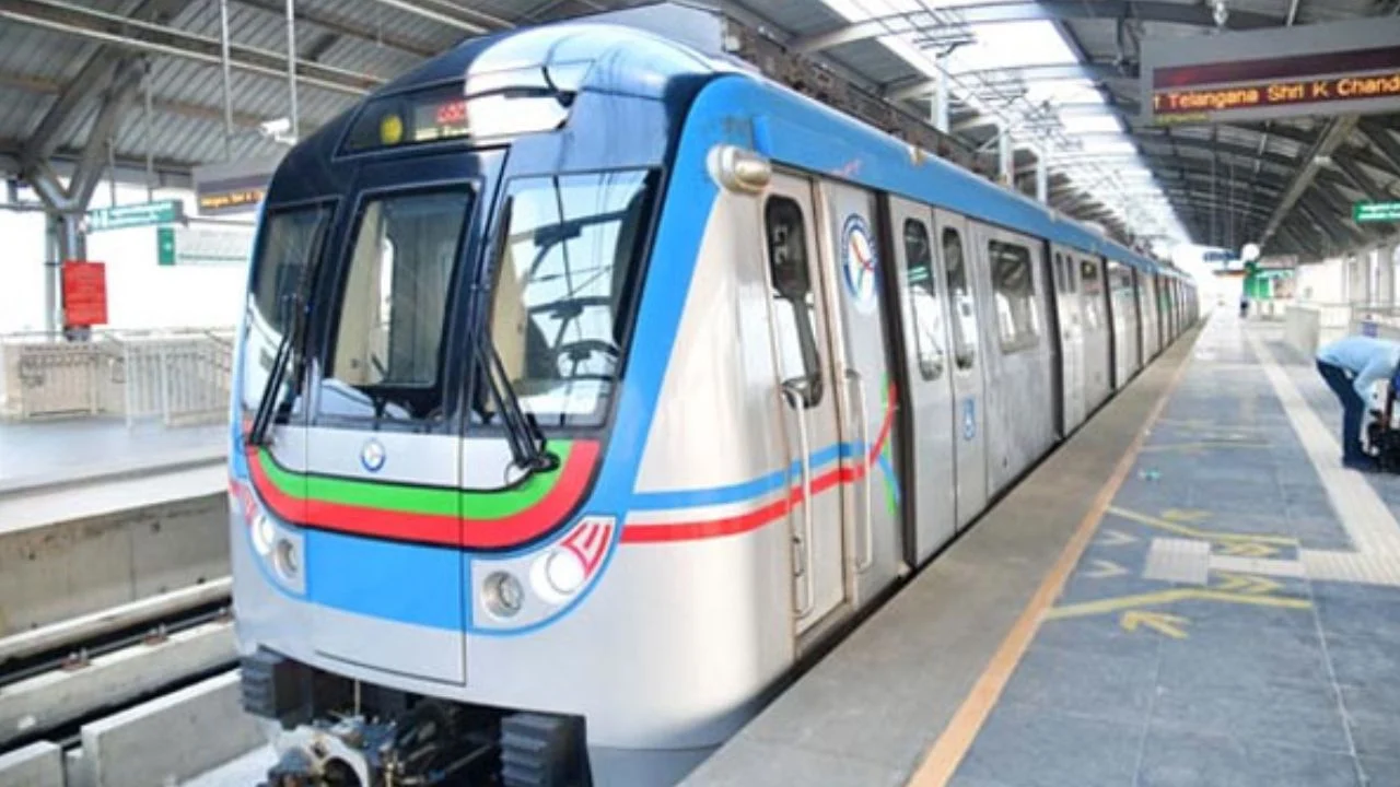 Metro Rail Stations : అద్దెకు మెట్రో స్టేషన్లు..రైల్ స్టేషన్లలో ఆఫీస్ బబుల్స్ Metro Rail Stations : అద్దెకు మెట్రో స్టేషన్లు..రైల్ స్టేషన్లలో ఆఫీస్ బబుల్స్