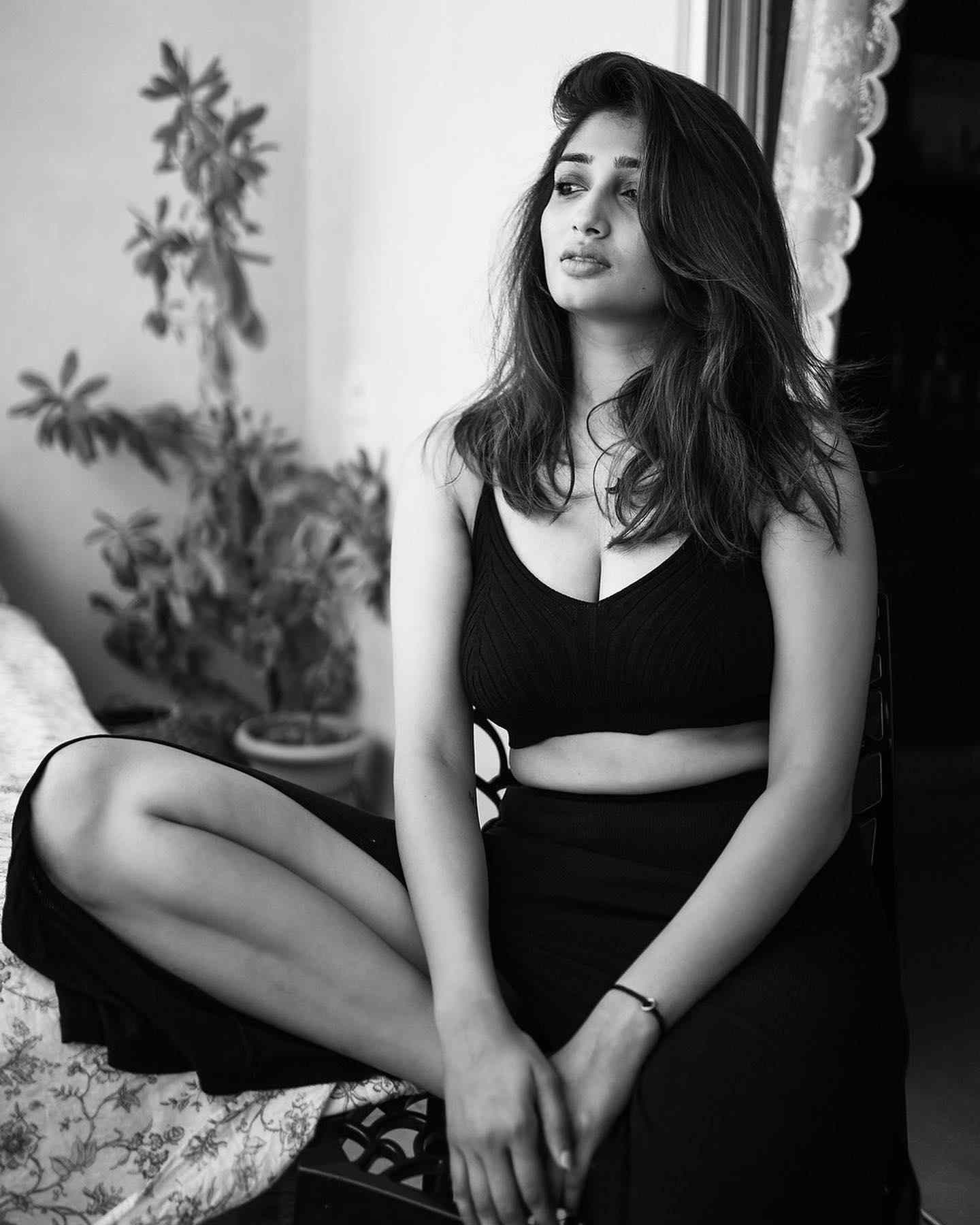 Priya Vadllamani awasome photos in Black Dress 