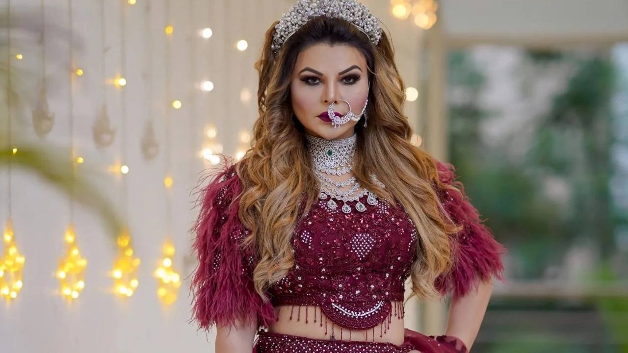 Rakhi Sawant : నాకు కేవలం ముద్దు, అత్యాచార సీన్లు మాత్రమే ఇస్తున్నారు.. నేను మంచి నటిని, మంచి పాత్రలు ఇవ్వండి.. Rakhi Sawant : నాకు కేవలం ముద్దు, అత్యాచార సీన్లు మాత్రమే ఇస్తున్నారు.. నేను మంచి నటిని, మంచి పాత్రలు ఇవ్వండి..