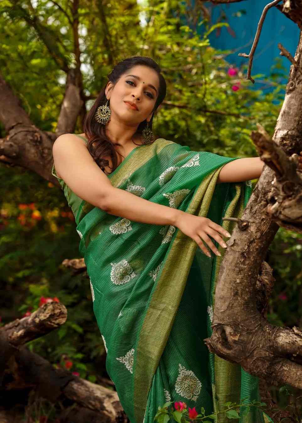 Rashmi Gautam Latest photoshoot with green saree in greenary 