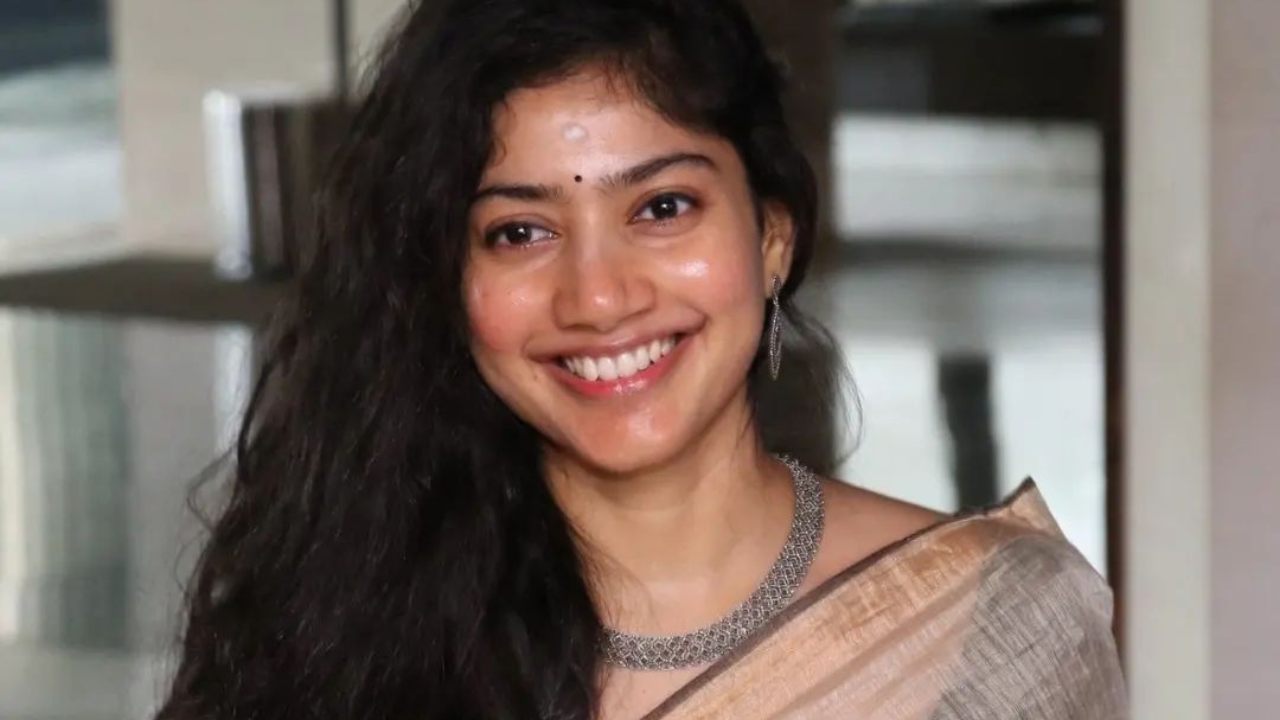 Sai Pallavi : సాయి పల్లవికి షాకిచ్చిన తెలంగాణ హైకోర్టు.. Sai Pallavi : సాయి పల్లవికి షాకిచ్చిన తెలంగాణ హైకోర్టు..