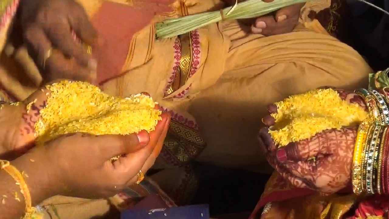 Marriage : పెళ్లి సందడి-శ్రావణంలో కొద్ది ముహుర్తాలే, లేదంటే నాలుగు నెలలు ఆగాలి Marriage : పెళ్లి సందడి-శ్రావణంలో కొద్ది ముహుర్తాలే, లేదంటే నాలుగు నెలలు ఆగాలి