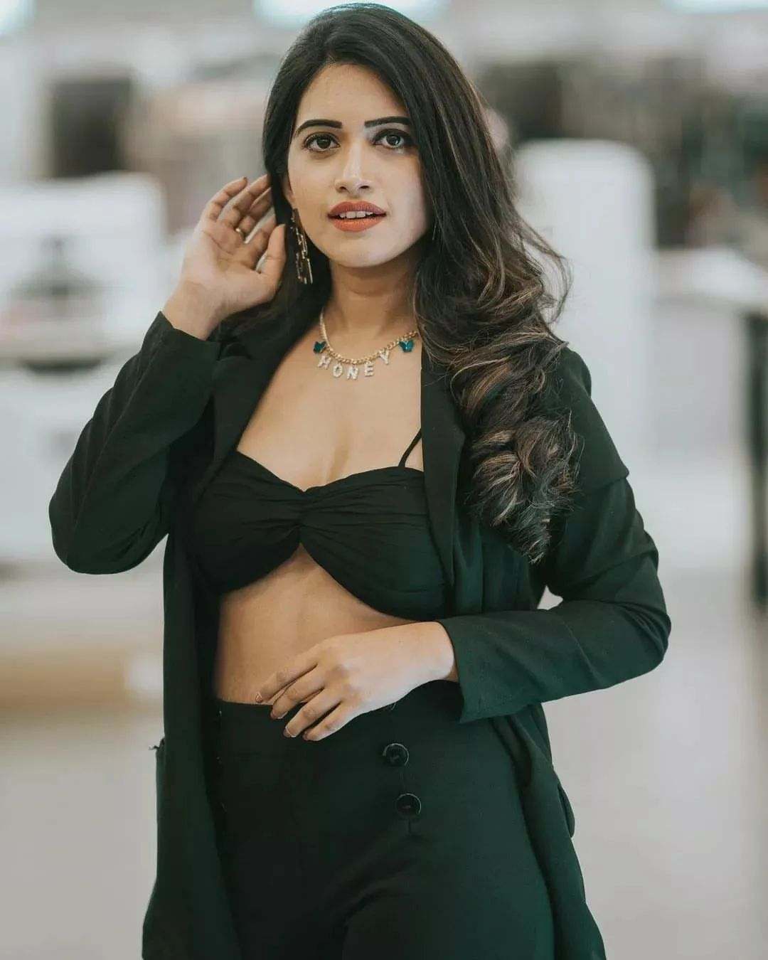 Sravanthi 7