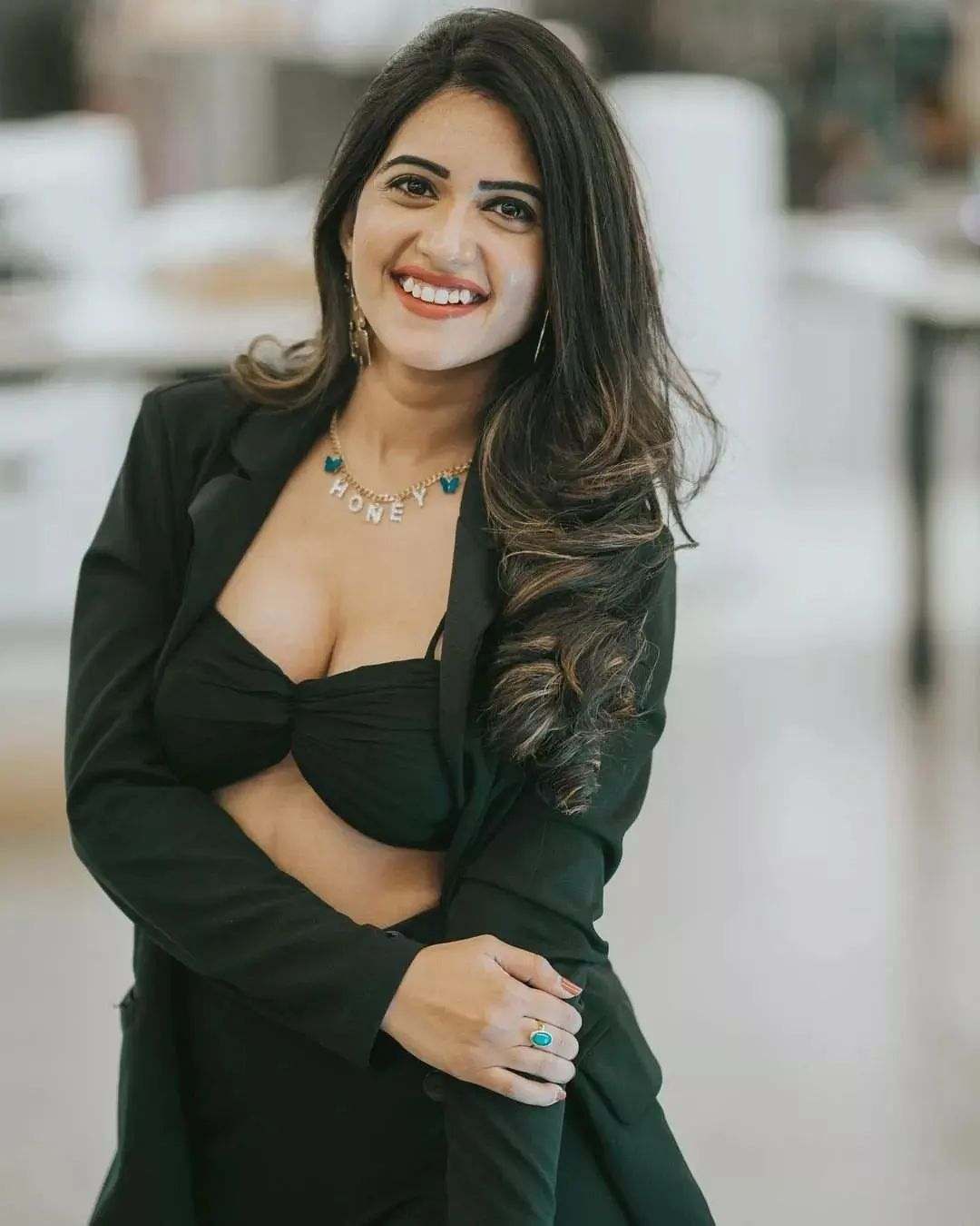 Sravanthi 8