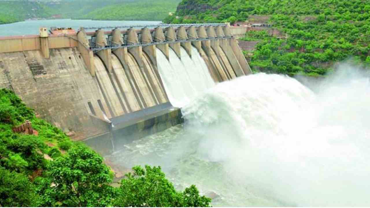 Srisailam Dam: కాసేపట్లో శ్రీశైలం డ్యామ్ గేట్ల ఎత్తివేత Srisailam Dam: కాసేపట్లో శ్రీశైలం డ్యామ్ గేట్ల ఎత్తివేత