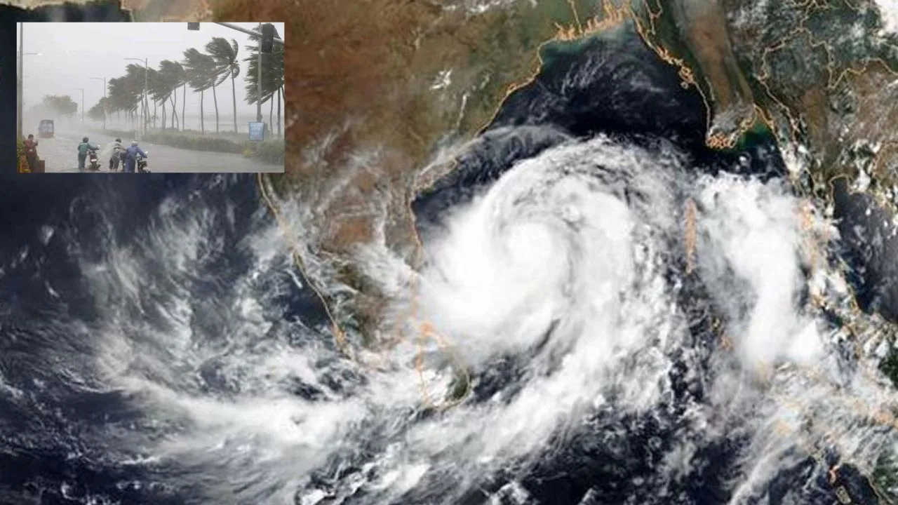 Visakhapatnam : బంగాళాఖాతంలో కొనసాగుతున్న అల్పపీడనం..రెండు రోజులపాటు వర్షాలు Visakhapatnam : బంగాళాఖాతంలో కొనసాగుతున్న అల్పపీడనం..రెండు రోజులపాటు వర్షాలు