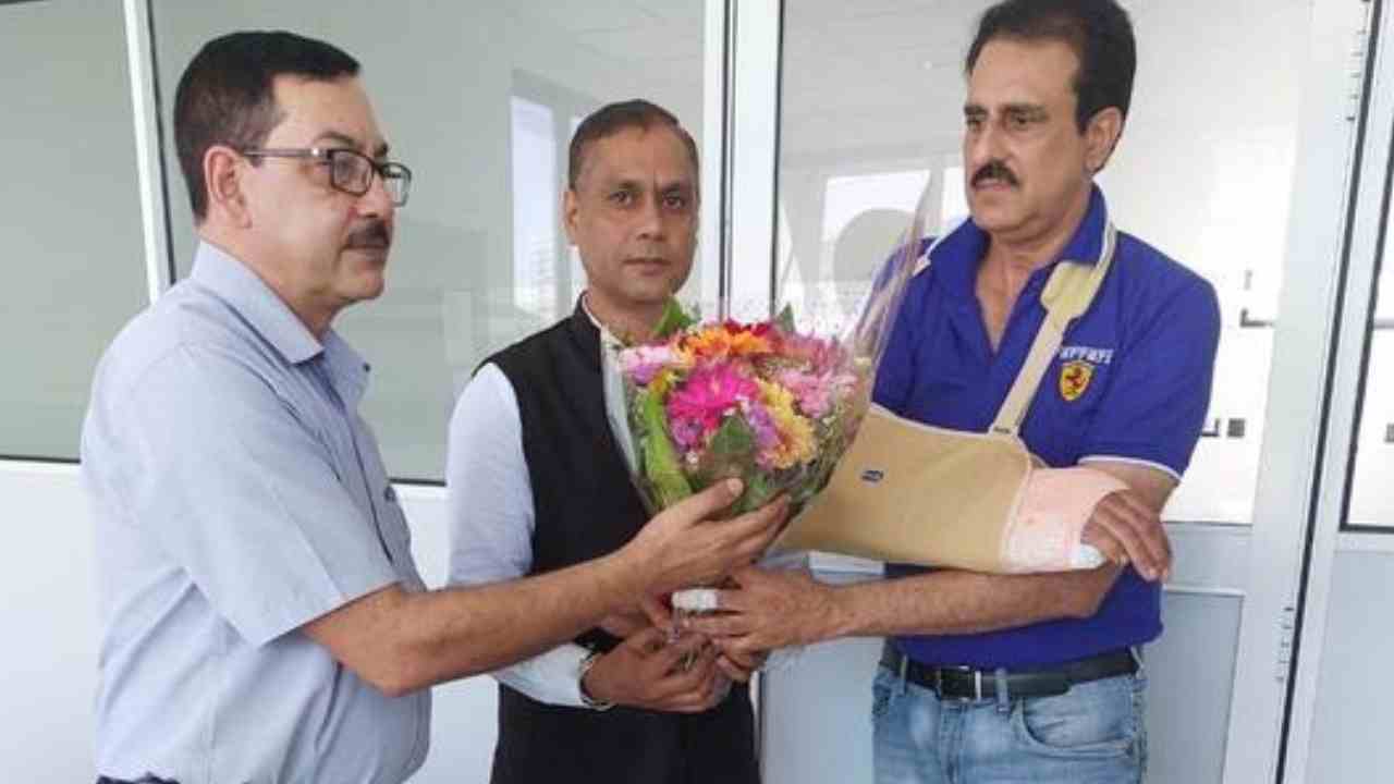 srilanka crisis: శ్రీలంకలో భారతీయ అధికారిపై దాడి srilanka crisis: శ్రీలంకలో భారతీయ అధికారిపై దాడి