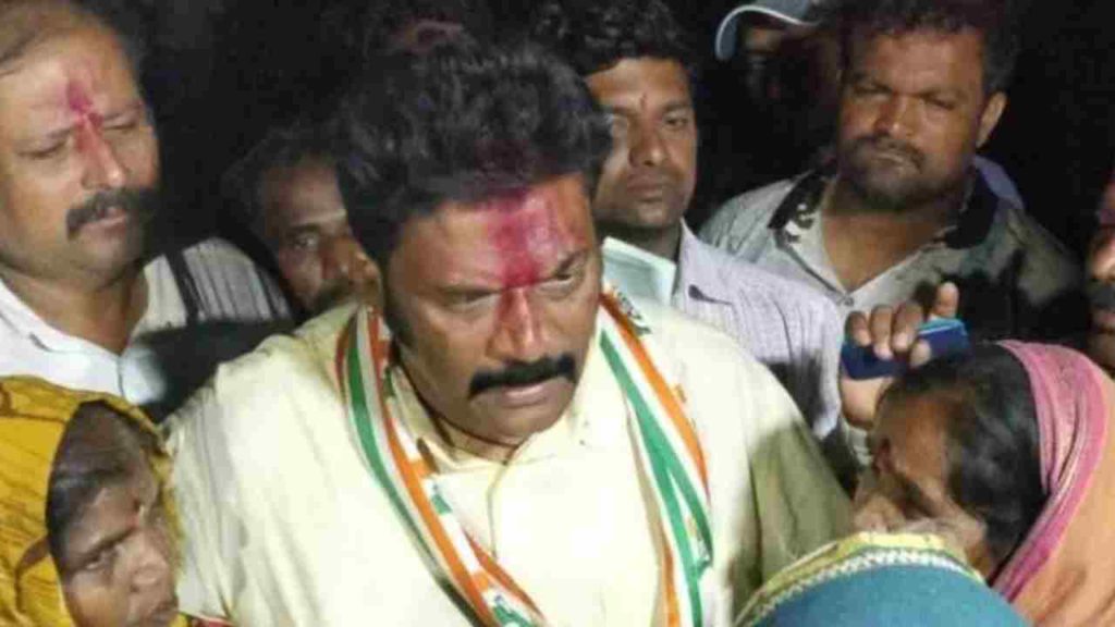 Karnataka minister booked for threatening to burn entire family