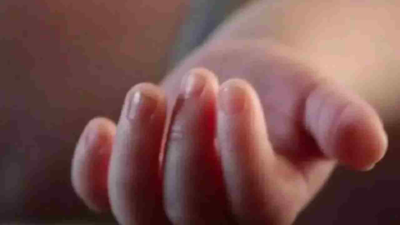 Illegal Relationship: ప్రియుడితో కలిసి కుమారుడ్ని హతమార్చిన తల్లి.. నెల రోజుల తరువాత గుట్టురట్టు Illegal Relationship: ప్రియుడితో కలిసి కుమారుడ్ని హతమార్చిన తల్లి.. నెల రోజుల తరువాత గుట్టురట్టు
