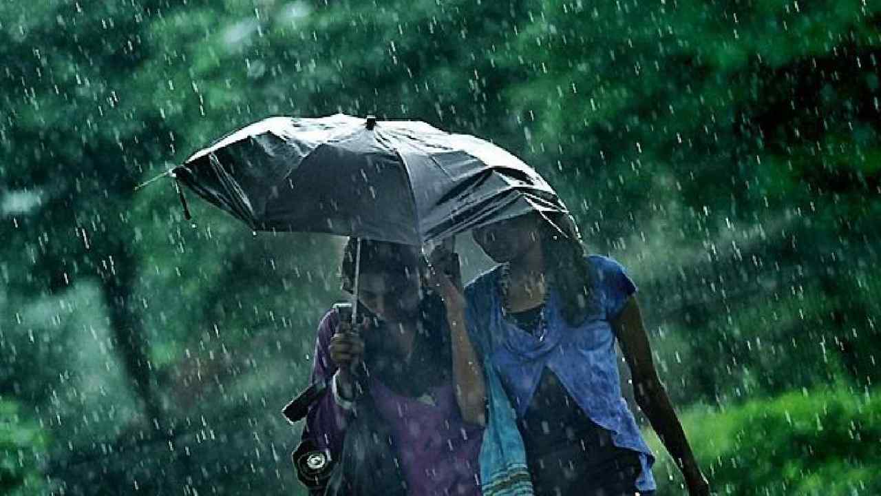 Rains In Andhra Pradesh : రాగల 48 గంటల్లో ఏపీలో పలు చోట్ల వర్షాలు..ఒకటి రెండు చోట్ల భారీ వర్షాలు Rains In Andhra Pradesh : రాగల 48 గంటల్లో ఏపీలో పలు చోట్ల వర్షాలు..ఒకటి రెండు చోట్ల భారీ వర్షాలు