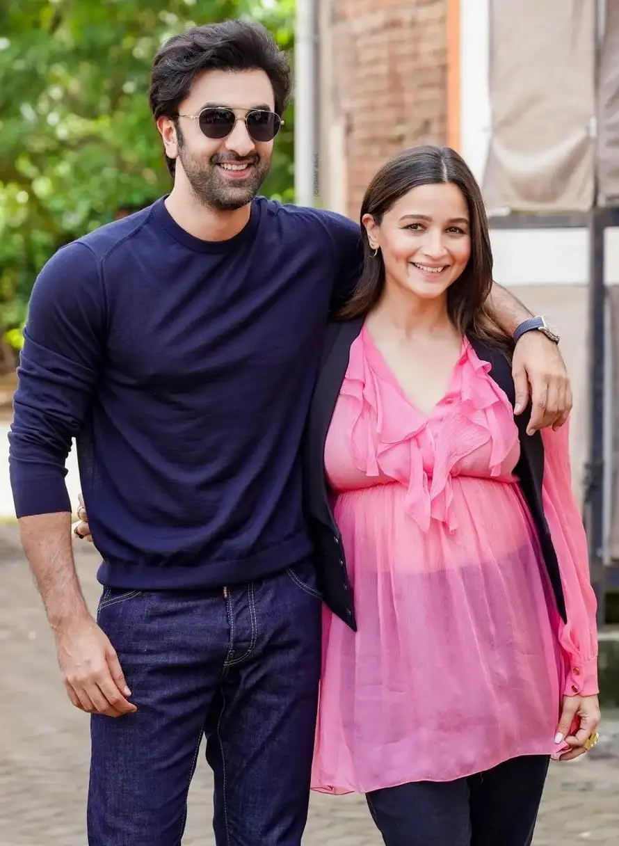 Alia Bhatt Spotted With Her Baby Bump