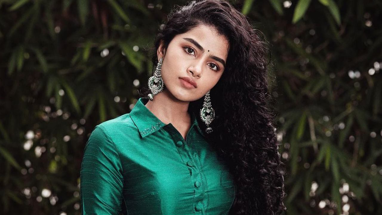 Anupama Parameswaran: కార్తికేయ-2 టీమ్కు షాక్.. అనుపమ పరమేశ్వరన్కు కరోనా పాజిటివ్! Anupama Parameswaran: కార్తికేయ-2 టీమ్కు షాక్.. అనుపమ పరమేశ్వరన్కు కరోనా పాజిటివ్!
