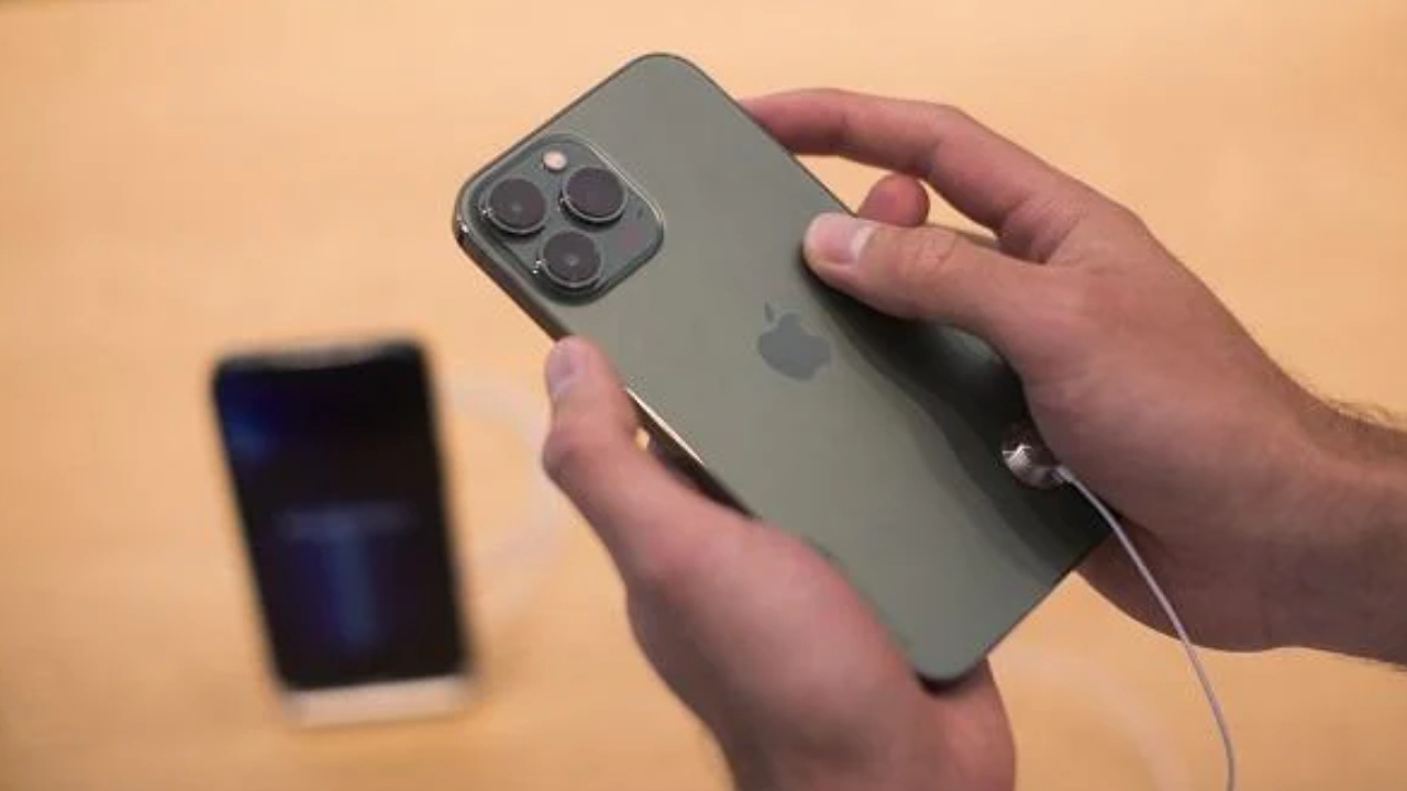 Apple iPhone 14 Max : ఆపిల్ కొత్త ఐఫోన్ 14 Max మోడల్ వస్తోంది.. సెప్టెంబర్ 7న లాంచ్ అయ్యే ఛాన్స్..! Apple iPhone 14 Max : ఆపిల్ కొత్త ఐఫోన్ 14 Max మోడల్ వస్తోంది.. సెప్టెంబర్ 7న లాంచ్ అయ్యే ఛాన్స్..!