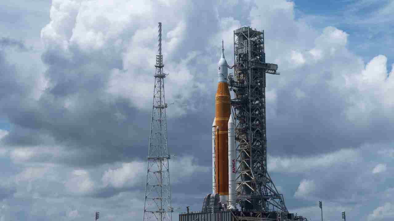 Artemis-1 Launch: ఆర్టెమిస్-1 ప్రయోగానికి మరోసారి తేదీని ప్రకటించిన నాసా.. ఎప్పుడంటే? Artemis-1 Launch: ఆర్టెమిస్-1 ప్రయోగానికి మరోసారి తేదీని ప్రకటించిన నాసా.. ఎప్పుడంటే?