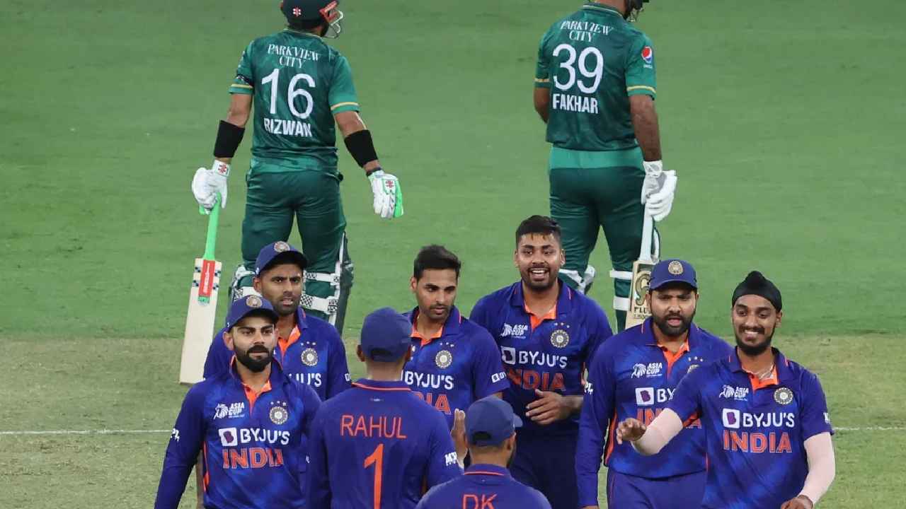 Asia Cup 2022 Ind Vs Pak : చెలరేగిన భారత బౌలర్లు.. పాకిస్తాన్ 147 ఆలౌట్ Asia Cup 2022 Ind Vs Pak : చెలరేగిన భారత బౌలర్లు.. పాకిస్తాన్ 147 ఆలౌట్
