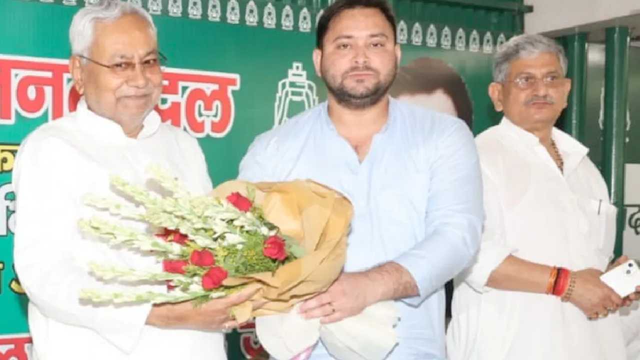 Bihar Deputy CM బిహార్ డిప్యూటీ సీఎంగా తేజస్వి యాదవ్.. ఆర్జేడీకి జాక్పాట్! Bihar Deputy CM బిహార్ డిప్యూటీ సీఎంగా తేజస్వి యాదవ్.. ఆర్జేడీకి జాక్పాట్!