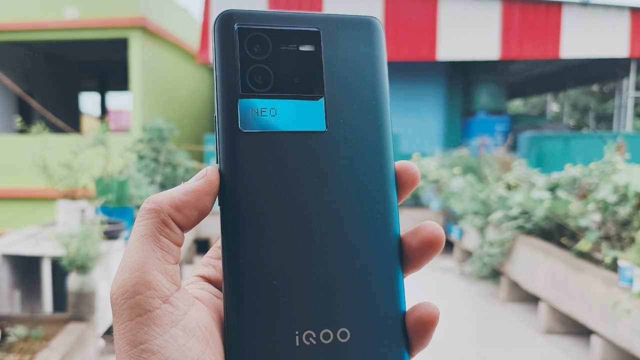 Best 5G phones under Rs 30,000 August 2022 edition_ Poco F4, OnePlus Nord 2T and more