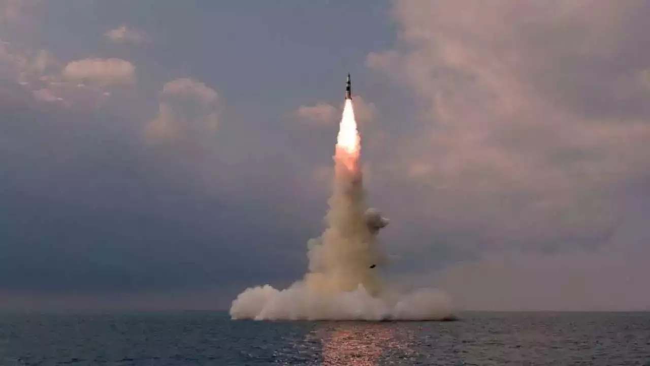 BrahMos missile misfire: బ్రహ్మోస్ క్షిపణి మిస్ఫైర్.. ముగ్గురు ఐఏఎఫ్ అధికారుల తొలగింపు BrahMos missile misfire: బ్రహ్మోస్ క్షిపణి మిస్ఫైర్.. ముగ్గురు ఐఏఎఫ్ అధికారుల తొలగింపు