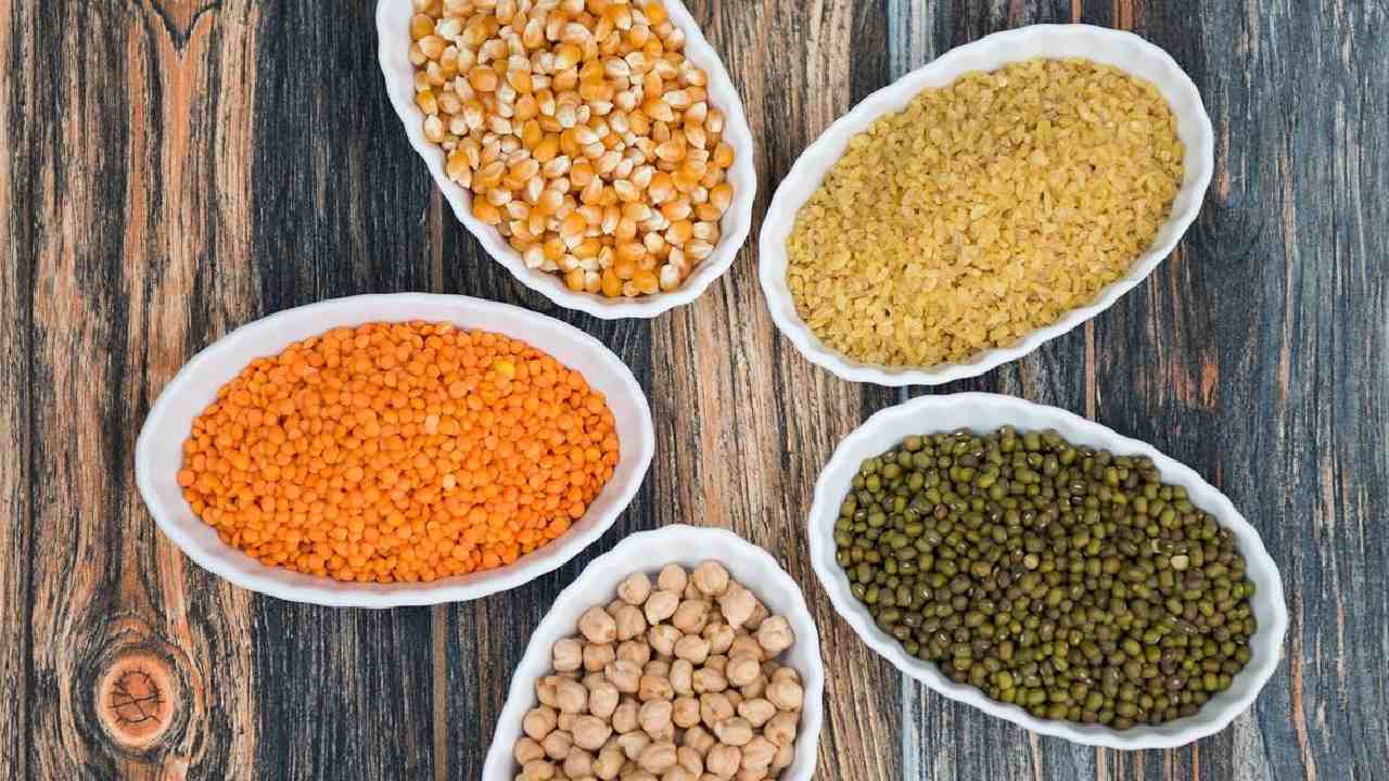 Cabinet approves: రాష్ట్రాలకు రాయితీతో పప్పు ధాన్యాలు.. కేంద్ర ఆర్థిక శాఖ నిర్ణయం Cabinet approves: రాష్ట్రాలకు రాయితీతో పప్పు ధాన్యాలు.. కేంద్ర ఆర్థిక శాఖ నిర్ణయం