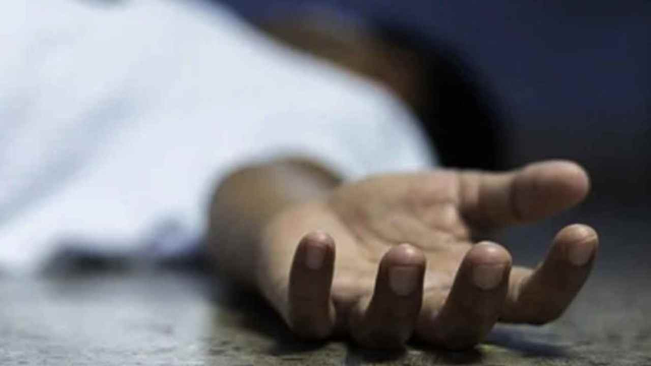 Crime News: హర్యానాలో విషాదం.. ఒకే కుటుంబానికి చెందిన ఆరుగురు మృతి.. ఏం జరిగిందంటే.. Crime News: హర్యానాలో విషాదం.. ఒకే కుటుంబానికి చెందిన ఆరుగురు మృతి.. ఏం జరిగిందంటే..