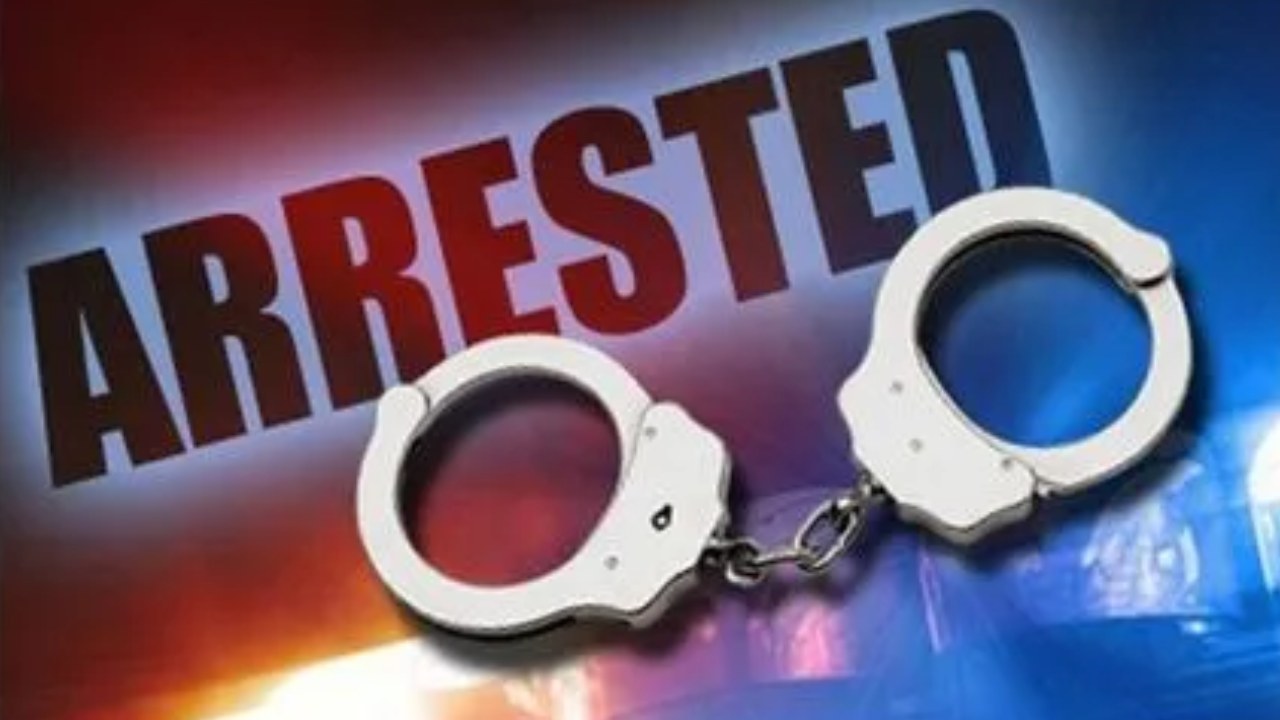 Father Supari Kill Daughter : కూతురి ప్రేమ వ్యవహారం..ఆమెను హత్య చేసేందుకు రూ.లక్ష సుపారీ ఇచ్చిన తండ్రి Father Supari Kill Daughter : కూతురి ప్రేమ వ్యవహారం..ఆమెను హత్య చేసేందుకు రూ.లక్ష సుపారీ ఇచ్చిన తండ్రి