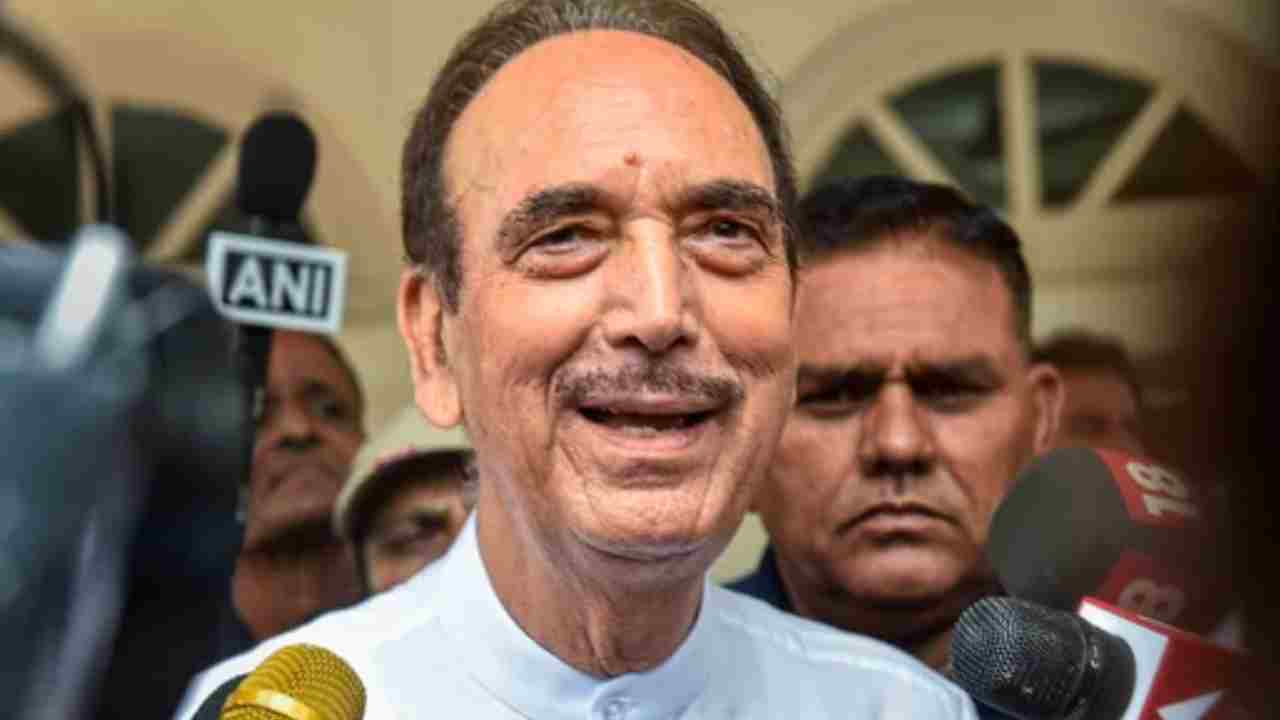 Ghulam Nabi Azad: గులాం నబీ ఆజాద్కు మద్దతుగా 50 మంది కాంగ్రెస్ పార్టీ నేతలు రాజీనామా.. Ghulam Nabi Azad: గులాం నబీ ఆజాద్కు మద్దతుగా 50 మంది కాంగ్రెస్ పార్టీ నేతలు రాజీనామా..