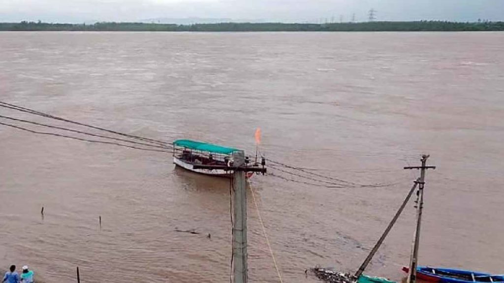 Godavari Flood Surge Continues