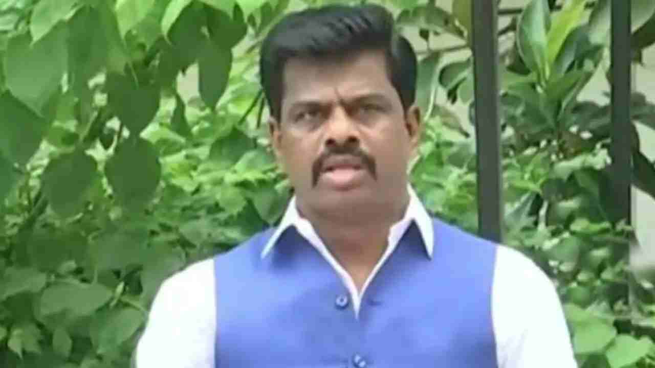 Gorantla Madhav Video Call: గోరంట్ల మాధవ్ వ్యవహారంపై విచారణ జరిపి చర్యలు తీసుకోవాలి.. ప్రభుత్వాన్ని కోరిన వాసిరెడ్డి పద్మ Gorantla Madhav Video Call: గోరంట్ల మాధవ్ వ్యవహారంపై విచారణ జరిపి చర్యలు తీసుకోవాలి.. ప్రభుత్వాన్ని కోరిన వాసిరెడ్డి పద్మ