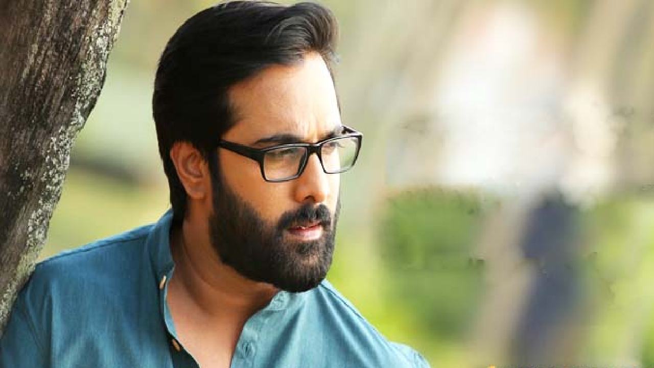 Tarun : అవి కేవలం పుకారులే అంటున్న తరుణ్.. Tarun : అవి కేవలం పుకారులే అంటున్న తరుణ్..