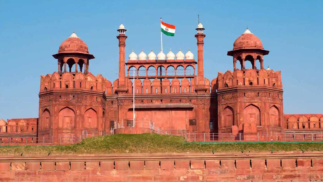 I-Day celebration:స్వాతంత్ర వజ్రోత్సవ వేడుకలకు ముస్తాబవుతున్న ఎర్రకోట.. పటిష్ట భద్రత ఏర్పాటు I-Day celebration:స్వాతంత్ర వజ్రోత్సవ వేడుకలకు ముస్తాబవుతున్న ఎర్రకోట.. పటిష్ట భద్రత ఏర్పాటు
