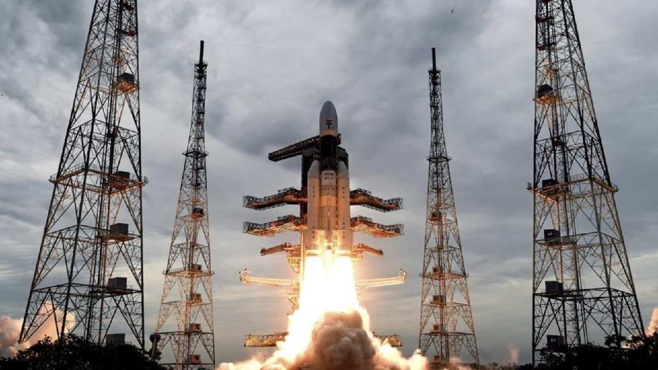ISRO Satellites: నిరుపయోగంగా శాటిలైట్లు.. ఇస్రో ప్రకటన ISRO Satellites: నిరుపయోగంగా శాటిలైట్లు.. ఇస్రో ప్రకటన